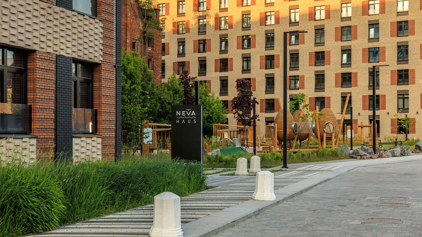 Neva Haus, Санкт-Петербург, Петровский проспект, 9, 11