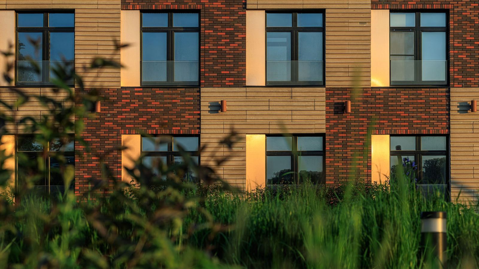 Neva Haus, Санкт-Петербург, Петровский проспект, 9, 11