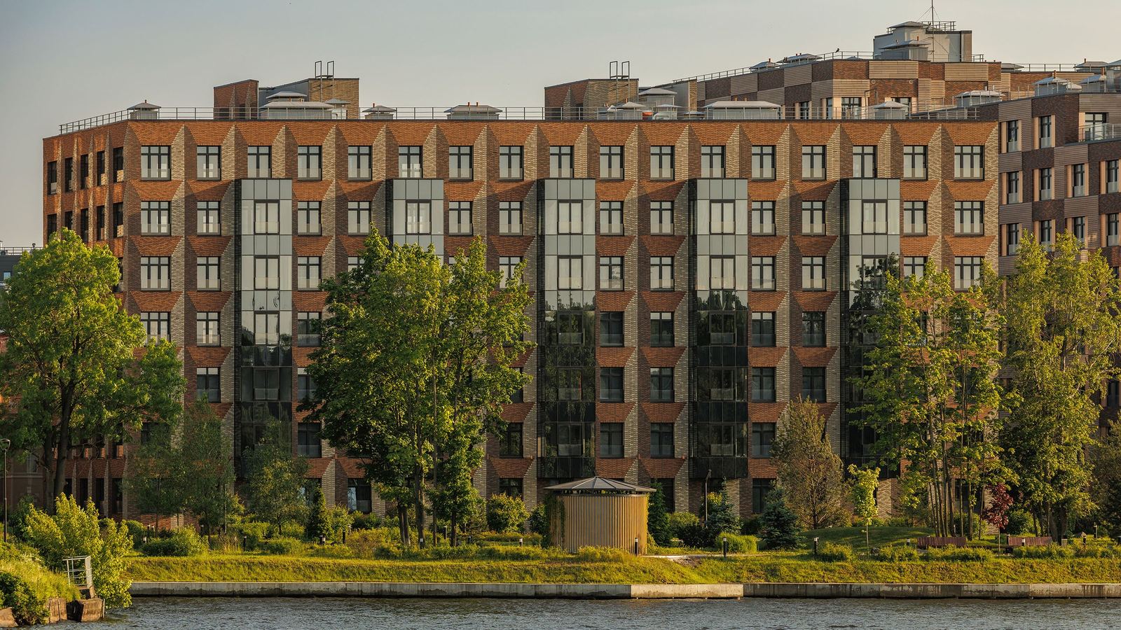 Neva Haus, Санкт-Петербург, Петровский проспект, 9, 11